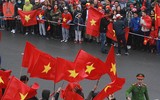 Biển người chào đón những người hùng U23 Việt Nam ở Hà Nội