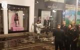Cảnh sát PCCC dập tắt đám cháy tại cửa hàng thời trang ở Hà Nội chỉ sau 10 phút