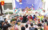 Cảnh sát Cơ động vui Tết Trung thu cùng trẻ em mồ côi