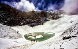 Khám phá lòng hồ kỳ thú nhưng cũng rùng rợn nhất hành tinh trên dãy Himalaya