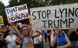 [ẢNH] Hàng chục nghìn người biểu tình chống ông Trump tại Anh