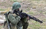 [ẢNH] Nga cho lính đặc nhiệm đem súng máy sát thủ PKP càn quét khủng bố tại Syria