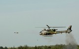 [ẢNH] Syria dùng trực thăng và tên lửa NATO để tấn công phiến quân thân phương Tây