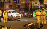 [ẢNH] Người lái BMW tông loạt xe máy dừng đèn đỏ ở TP.HCM nhận ''có bia rượu''