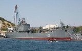 [ẢNH] Chiến hạm đổ bộ xe tăng Nga bất ngờ tới Syria, chiến trường ác liệt trở lại?