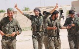 [ẢNH] Người Kurd tính đường gia nhập quân đội Syria, Nga mở cờ, Mỹ âm thầm đau đớn