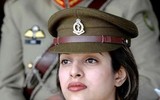 [ẢNH] Vẻ đẹp cuốn hút như thiên thần của nữ binh sĩ Pakistan