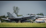 [ẢNH] Chiếc F/A-18D Malaysia bùng lửa sau khi va phải chim