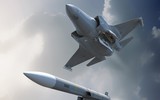 [ẢNH] F-35A Nhật Bản buộc phải hạ độ cao tránh máy bay Mỹ trước khi đâm xuống biển