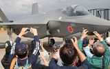 [ẢNH] F-35A Nhật Bản buộc phải hạ độ cao tránh máy bay Mỹ trước khi đâm xuống biển