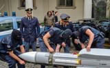 [ẢNH] Italy tịch thu tên lửa tiêm kích từ nhóm tân phát xít