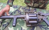 [ẢNH] Siêu súng phóng lựu Trung Quốc sao chép từ nguyên mẫu của Nam Phi