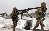[ẢNH] Khốc liệt tại Syria, binh sĩ vác cả pháo không giật lên vai để khai hỏa