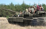 [ẢNH] Liên Xô cũng không thể ngờ xe tăng T-72 được độ tới 3 khẩu pháo