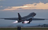 [ẢNH] Chi phí đắt đỏ, Mỹ mạnh tay loại biên 17 ‘pháo đài bay’ B-1B Lancer