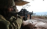 [ẢNH] Súng trường tấn công mạnh hơn AK-47 và M-16 vừa xuất hiện tại Syria