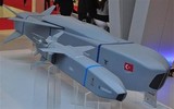 [ẢNH] Dùng siêu tên lửa SOM-J, Thổ Nhĩ Kỳ sẽ vô hiệu hóa mạng lưới phòng không tại Syria