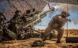 [ẢNH] Mỹ bất ngờ chuyển pháo hiện đại M777 tới Syria làm gì?