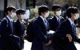 [ẢNH] Thủ tướng Nhật Bản kêu gọi mở lại trường học bất chấp dịch Covid-19