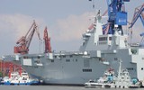 [ẢNH] Boong chưa hoàn thiện, Trung Quốc vẫn hạ thủy tàu sân bay trực thăng thứ hai