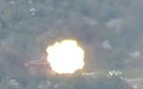 [ẢNH] Phiến quân Syria dùng tên lửa TOW Mỹ hủy diệt xe tăng T-72 Syria
