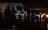 Tấn công bằng dao vào cảnh sát bên ngoài Điện Buckingham