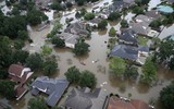 Nhà máy hóa chất tại Houston bị bão Harvey nhấn chìm bất ngờ phát nổ
