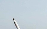Trước thềm quốc khánh, Triều Tiên di chuyển tên lửa ICBM ra vùng biển phía Tây