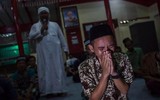 Người nghiện ma tuý ở Indonesia cai nghiện bằng phương pháp truyền thống
