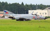 Máy bay chiến đấu của Nhật Bản bốc cháy tại căn cứ không quân