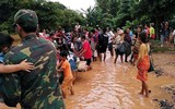 [ẢNH] Công tác cứu trợ vụ vỡ đập thuỷ điện tại Lào: Ấm tình người trong hoạn nạn