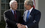 [ẢNH] Tổng thống Mỹ và nhiều nhà chính trị trên thế giới thể hiện sự tôn trọng với Thượng nghị sĩ John McCain