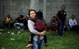 [ẢNH] Hành trình gian khổ của đoàn người di cư Honduras đang đổ về biên giới với Mỹ