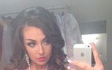 [ẢNH] Hoa hậu quyến rũ của Anh tiết lộ từng muốn tự tử vì những bức ảnh trên Instagram