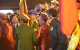 Không ngại chen chúc, biển người dự lễ khai ấn đền Trần 2018