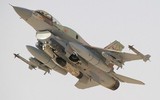 [ẢNH] Nếu không phải không kích, căn cứ không quân Syria rung chuyển bởi thứ gì?