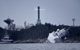 [ẢNH] Cận cảnh thiệt hại nặng nề của khu trục hạm Aegis sau khi bị tàu chở dầu 