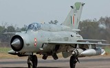 [ẢNH] Tiêm kích huyền thoại Ấn Độ bị Pakistan bắn rơi, tác giả là máy bay Trung Quốc?