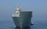 [ẢNH] Siêu tàu đổ bộ tấn công Australia sắp thăm Việt Nam mạnh đến mức nào?