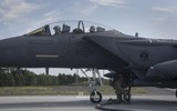 [ẢNH] Mỹ gây áp lực cực lớn lên Nga khi triển khai F-15E cách biên giới chỉ 230 km