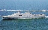 [ẢNH] Tàu độ bộ cỡ lớn Type 071 Trung Quốc hỏng nặng vì va chạm tàu hàng Đài Loan?