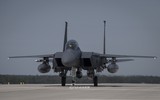 [ẢNH] Mỹ gây áp lực cực lớn lên Nga khi triển khai F-15E cách biên giới chỉ 230 km