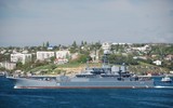 [ẢNH] Tàu vận tải Nga cấp tốc mang thêm xe tăng đến Syria chuẩn bị cho trận chiến quyết định