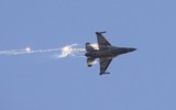 [ẢNH] Máy bay Mỹ bị tố cáo nã rocket vào doanh trại quân Nga trên đất Syria