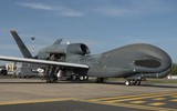 [ẢNH] Máy bay Mỹ tấn công dữ dội, phá hủy căn cứ Iran trên đất Syria