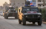 [ẢNH] Quân cảnh Nga vội vã rút lui sau khi bị pháo kích, chiến thuật 