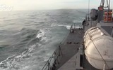 [ẢNH] Thông tin trài chiều về việc tàu hải quân Nga bốc cháy sau vụ va chạm với tàu Ukraine
