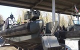[ẢNH] Tập đoàn Kalashnikov bán... xuồng tuần tra cao tốc thay vì súng AK