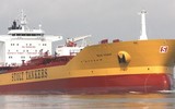 [ẢNH] Anh cảnh báo phản ứng cứng rắn khi tàu chở dầu bị tấn công ngoài khơi Yemen