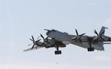[ẢNH] Biên đội 7 chiếc Tu-142 Nga xuất kích trả đũa sau khi bị F-22 Mỹ áp sát